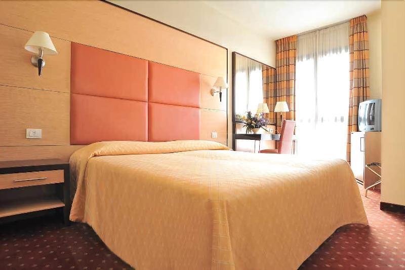 Inn Hotel Барберино-ди- Муджелло Экстерьер фото